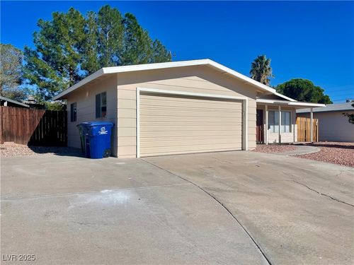 1217 Cheyenne Ct, Boulder City, NV, 89005-3043 | Card Image