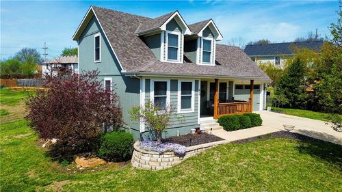 804 Cherokee Ct, Paola, KS, 66071-2112 | Card Image