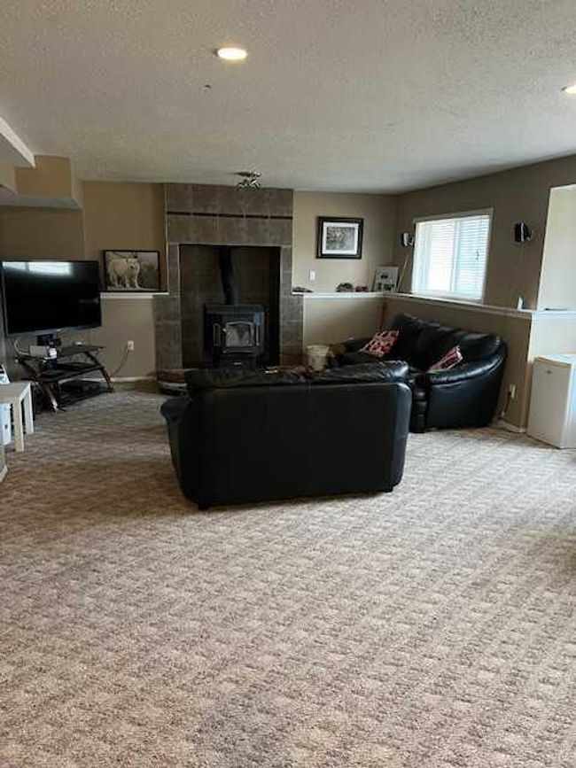 28 Graham Road, Home with 5 bedrooms, 3 bathrooms and 3 parking in Whitecourt AB | Image 11