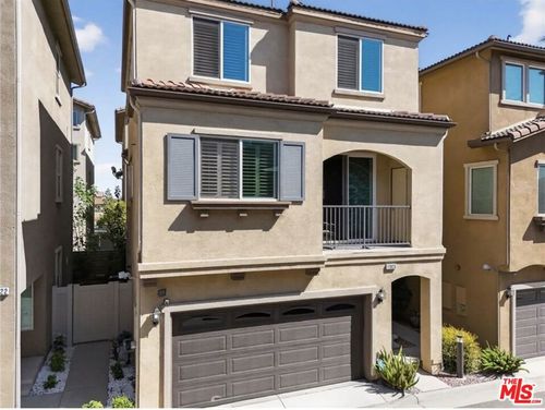 11926 Olive Glen Ln, Los Angeles, CA, 90047 | Card Image