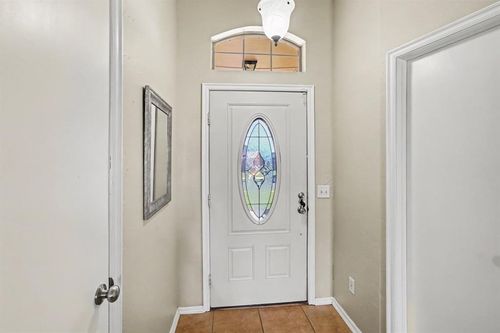 521 Loyd Ln, Moore, OK, 73160-4530 | Card Image