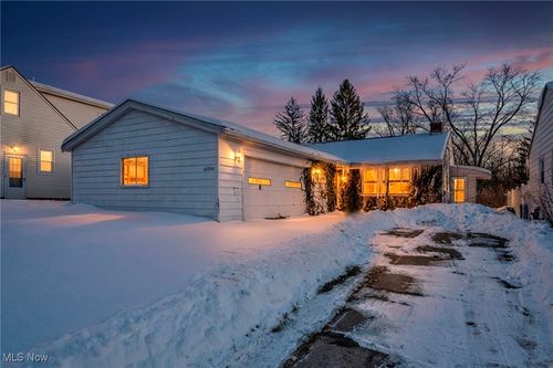 14750 Schreiber Rd, Maple Heights, OH, 44137-4748 | Card Image