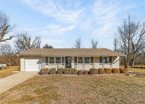 1407 W Main Ter, Savannah, MO, 64485-1349 | Card Image