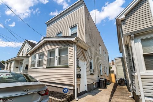 473 Flagg St, Orange, NJ, 07050-1305 | Card Image