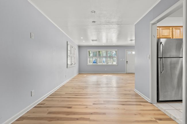 37 Tarinelli Cir, House other with 5 bedrooms, 1 bathrooms and 6 parking in Bridgeport CT | Image 9