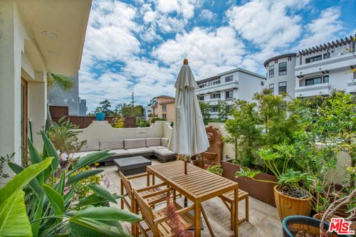 101-11838 Kiowa Ave, Los Angeles, CA, 90049-6020 | Card Image