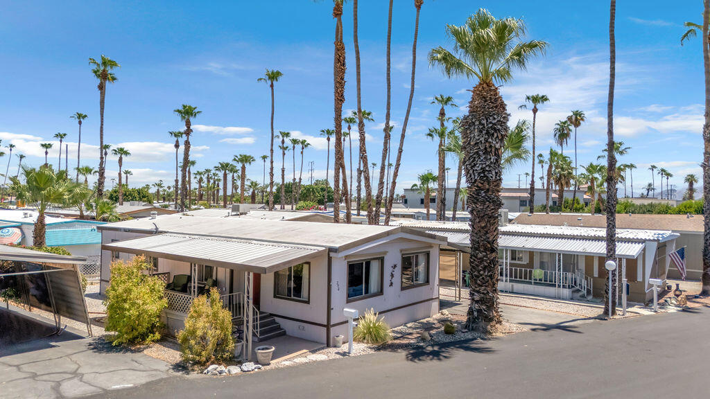 Manufactured In Park in Cathedral City 2