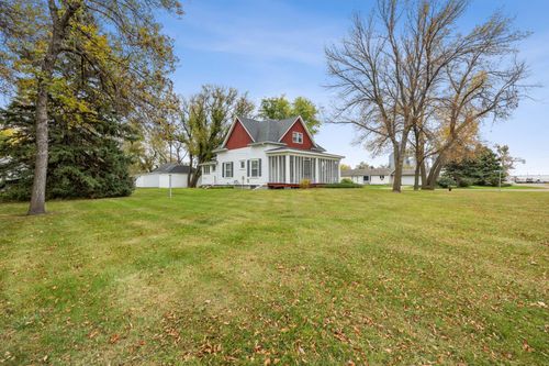 201 1st Ave E, Buffalo, ND, 58011-4012 | Card Image