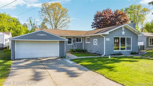 1825 Luneta, Commerce Charter Township, MI, 48382 | Card Image
