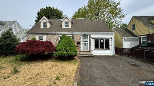 69 Lincoln Ave, Elmwood Park, NJ, 07407-1616 | Card Image