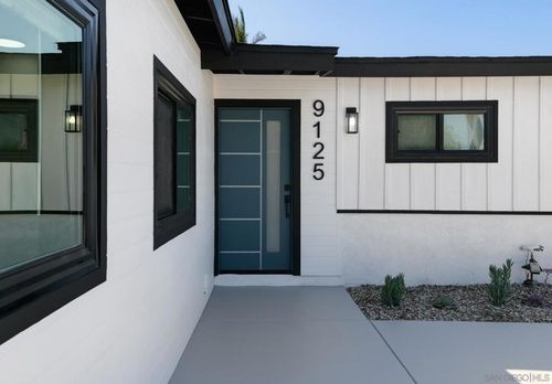 9125 Akard St, Spring Valley, CA, 91977-5818 | Card Image