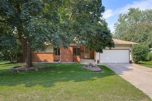 6720 Markwood Dr N, Crystal, MN, 55427-1533 | Card Image