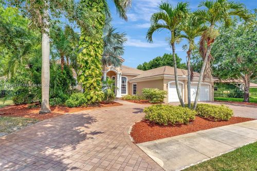 3203 W Stonebrook Cir, Davie, FL, 33330-1273 | Card Image