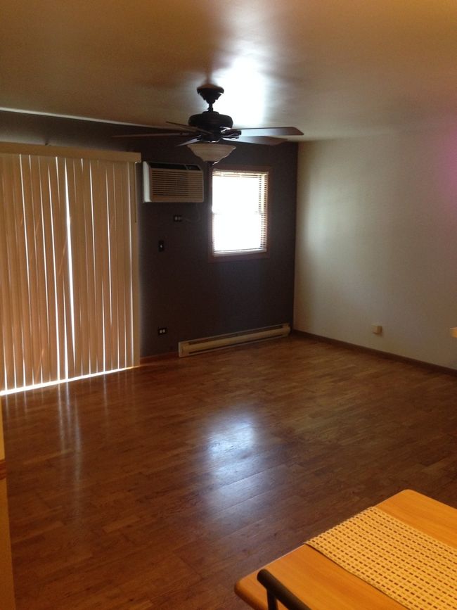 APT-2F - 4305 Shamrock Ln, Condo with 1 bedrooms, 1 bathrooms and 1 parking in McHenry IL | Image 8