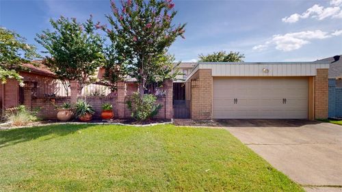 3004 Gleneagles Ct, Bryan, TX, 77802-2131 | Card Image