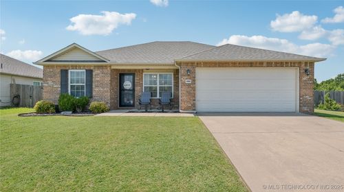 25082 Brook Ln, Claremore, OK, 74019-5135 | Card Image