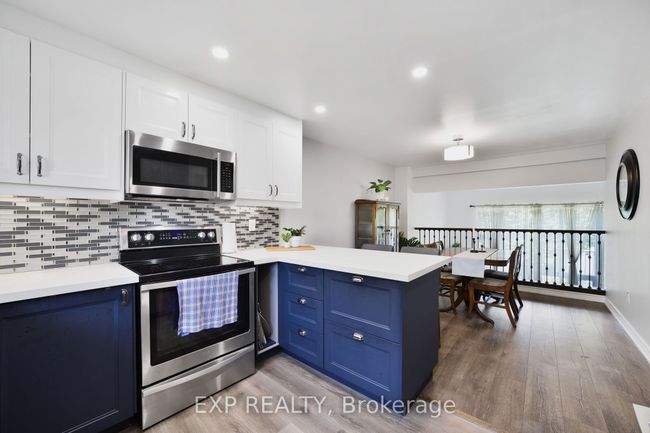 136 Darras Crt, Condo with 5 bedrooms, 2 bathrooms and 1 parking in Brampton ON | Image 14