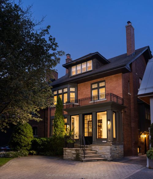 9 Lynwood Ave, Toronto, ON, M4V1K3 | Card Image