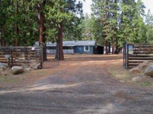 17913 Hamaker Ln, Klamath Falls, OR, 97601-9038 | Card Image