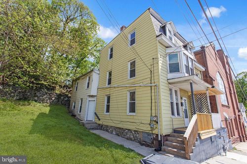 211 N 2nd St, STEELTON, PA, 17113-2230 | Card Image
