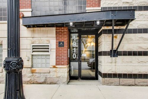 apt-202-1910 S Michigan Ave, Chicago, IL, 60616-2296 | Card Image