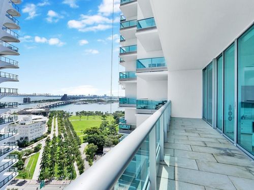 apt-2412-900 Biscayne Blvd, Miami, FL, 33132-1565 | Card Image