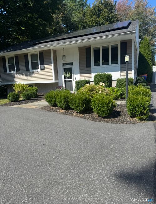 154 Glenwood Ter, Middletown, CT, 06457-1733 | Card Image