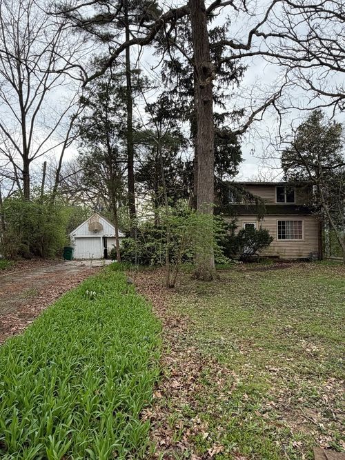 11407 Hiawatha Ln, Indian Head Park, IL, 60525-4335 | Card Image