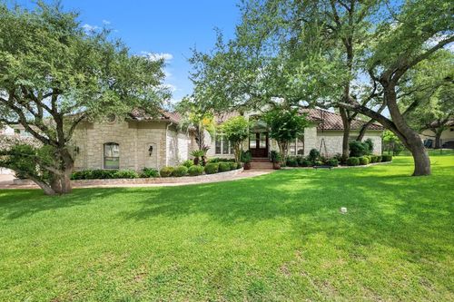 9 Heatherbloom Ln, The Hills, TX, 78738-1467 | Card Image