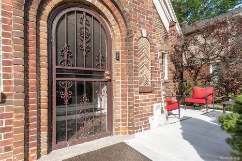 4845 Devonshire Rd, Detroit, MI, 48224-3641 | Card Image
