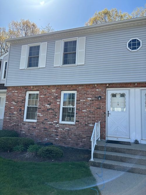 t-283 Fuller Rd, Chicopee, MA, 01020-3728 | Card Image