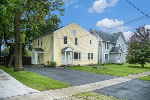 647 Church St, Grass Lake, MI, 49240-9770 | Card Image