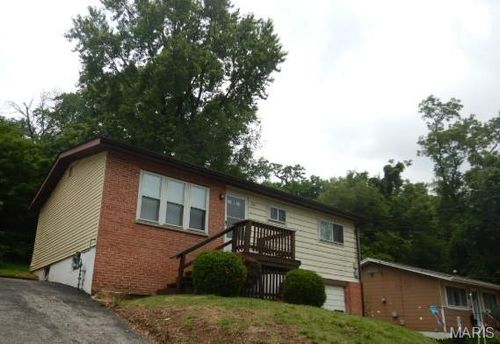 220 Ruggles Rd, Saint Louis, MO, 63135-3142 | Card Image