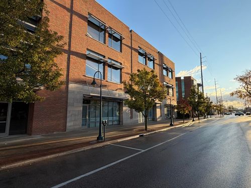 137 Lake Ave, Traverse City, MI, 49684-2530 | Card Image