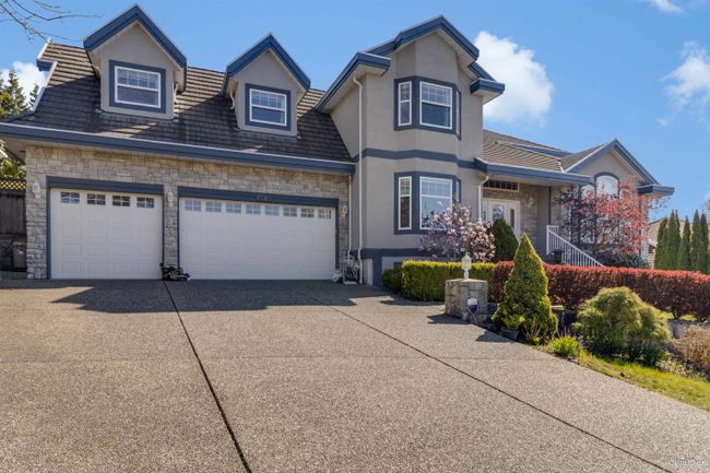 1585 Parkway Boulevard, House other with 7 bedrooms, 4 bathrooms and 7 parking in Coquitlam BC | Image 2