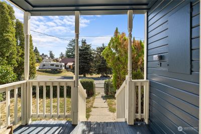 203 W Nevada Avenue, House other with 3 bedrooms, 1 bathrooms and 3 parking in Roslyn WA | Image 3