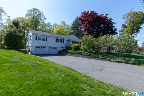 571 Avon Dr, Orange, CT, 06477-1904 | Card Image