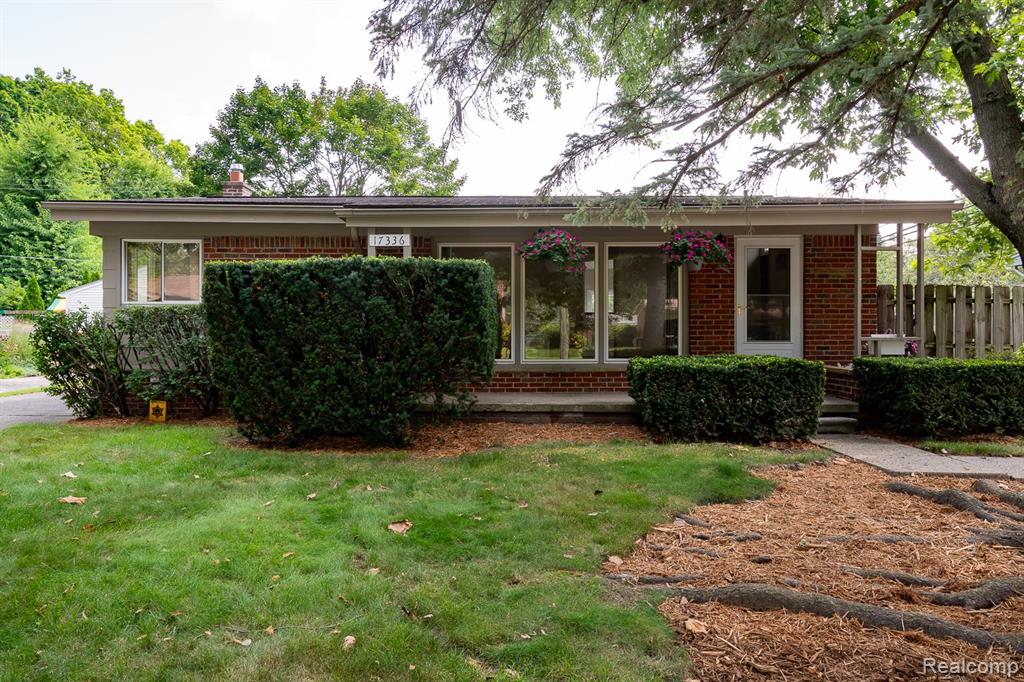 Pershing St, Livonia, MI 48152