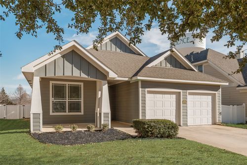 1724 Murphy Ct, Aubrey, TX, 76227-5728 | Card Image