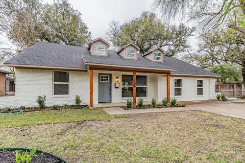 10808 Caprock Cir, Dallas, TX, 75218-1801 | Card Image