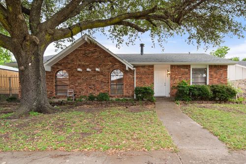 7247 Long Canyon Trl, Dallas, TX, 75249-1121 | Card Image