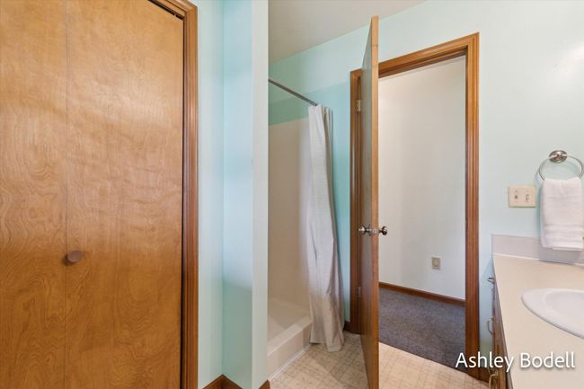 bathroom 2 | Image 26
