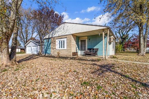 500 W Monroe Ave, Farina, IL, 62838-1247 | Card Image