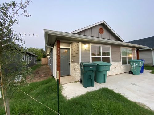 802-802 N Broughton St, Sherman, TX, 75090-4748 | Card Image