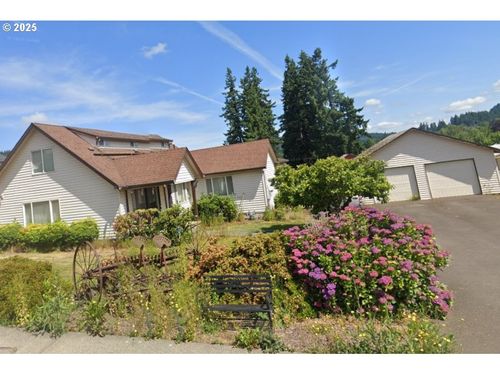 11885 Se Summers Ln, Clackamas, OR, 97015-9217 | Card Image