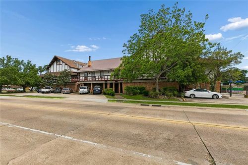 218-2305 Cleary Ave, Metairie, LA, 70001-7700 | Card Image