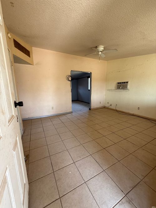2811 Carver St, Carlsbad, NM, 88220-4714 | Card Image