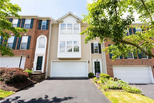 612 Village Green Blvd E, Mars, PA, 16046-4826 | Card Image