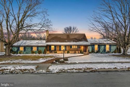 364 Grant Dr, HANOVER, PA, 17331-1426 | Card Image