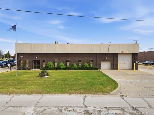 34272 Doreka, Fraser, MI, 48026 | Card Image